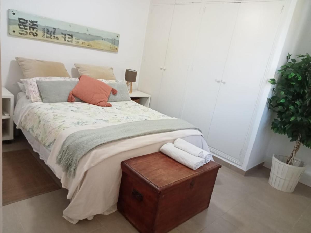 Dormir Entre Limones, Casa De Invitados En Vivienda Familiar Dos Hermanas Buitenkant foto